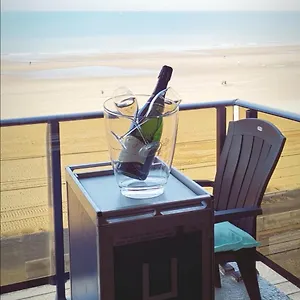 Modern Direct Seaview & Free Parking , Oostende België